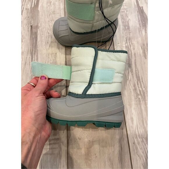 Cat & Jack winter snow boots size 5 - Picture 7 of 12